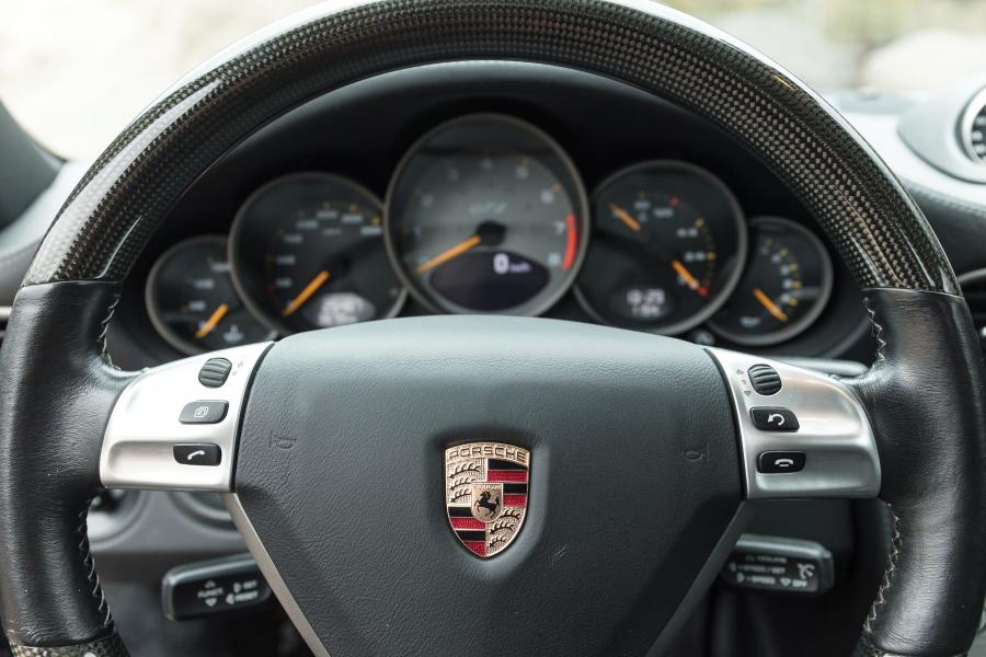 Панель приборов Porsche 911 GT2 Clubsport (997) 2007 года  (фото 23 из 25)